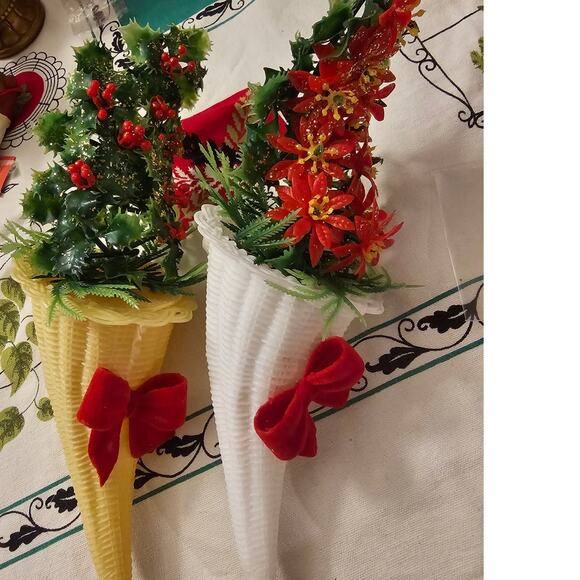 2 Vintage Christmas Plastic Cornucopia Holly & Berries Decor Flocked Bows (gg217 - Picture 2 of 6